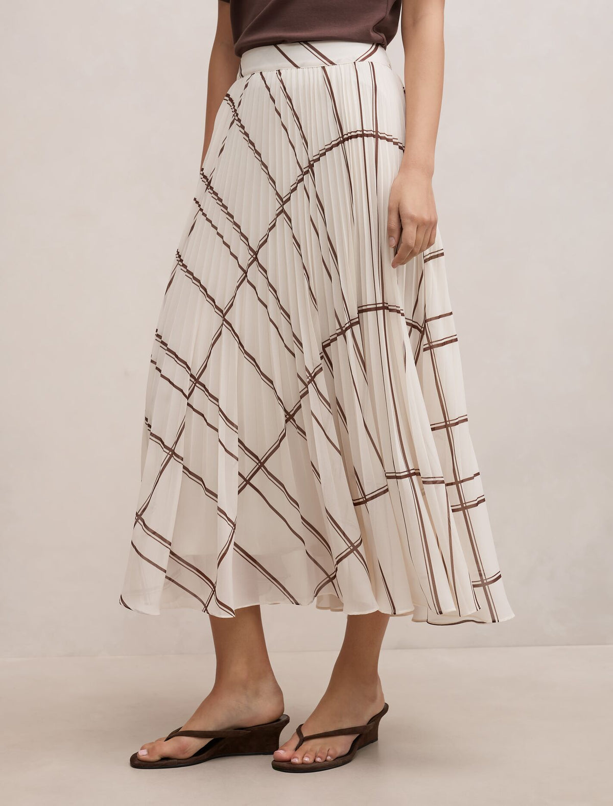 Aurora Pleated Skirt Forever New