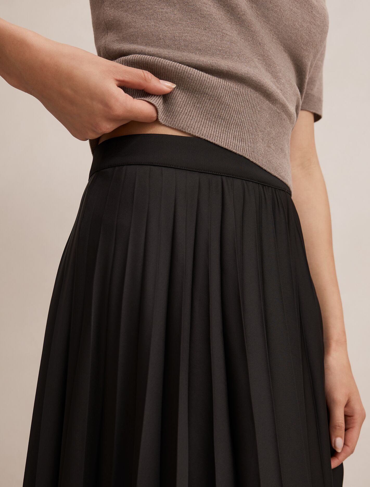 Delphine Pleated Midaxi Skirt Forever New