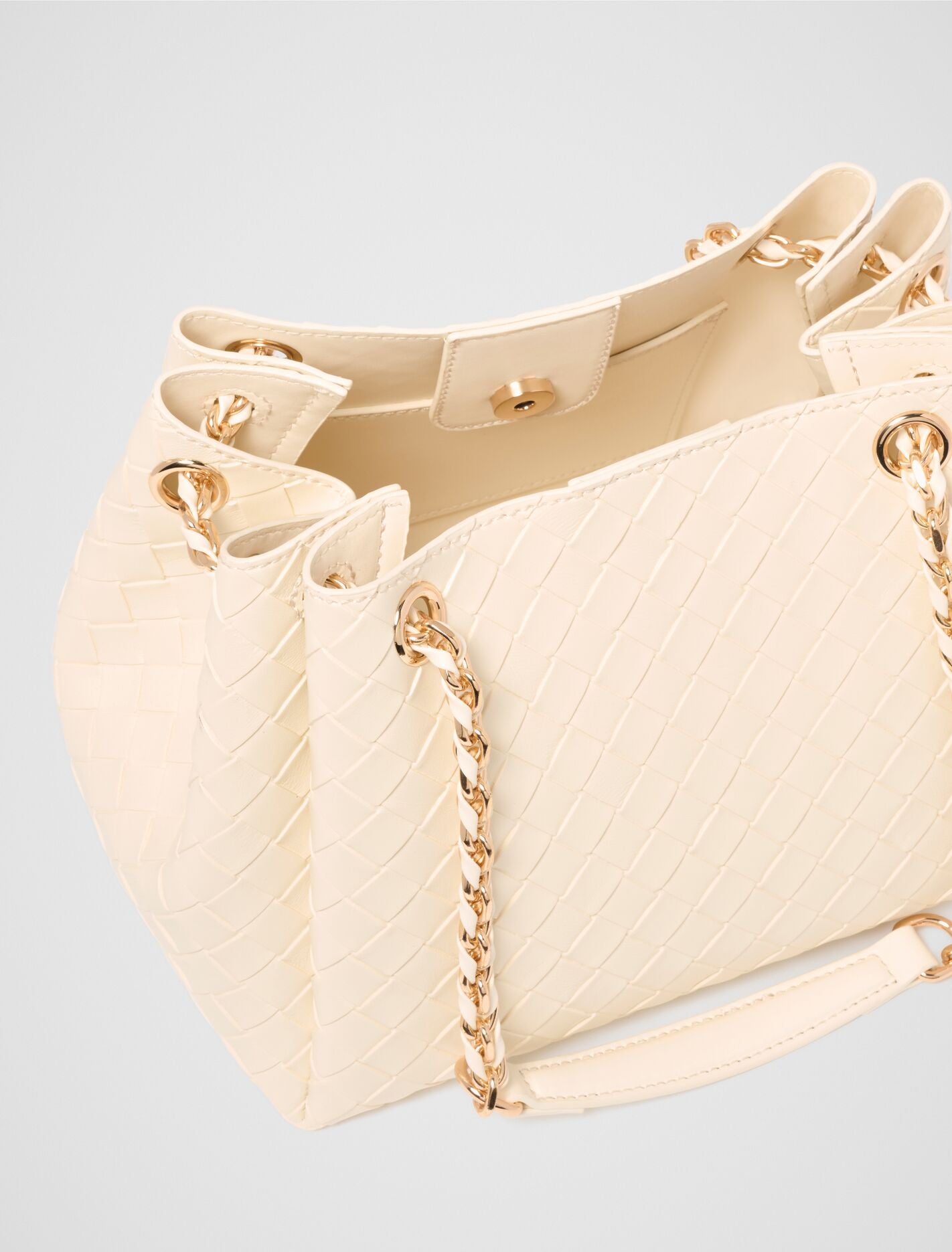 Elina Woven Chain Bag Forever New