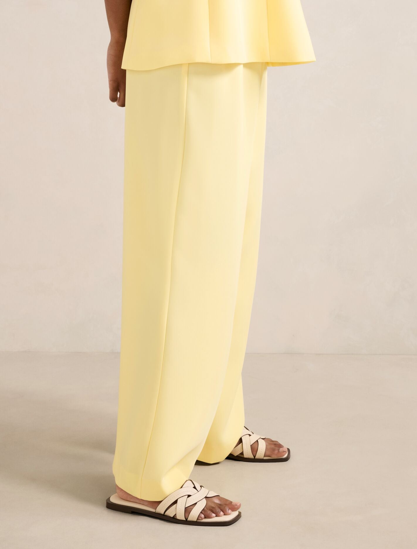 Evelyn Petite Elastic Wide Leg Pants Forever New