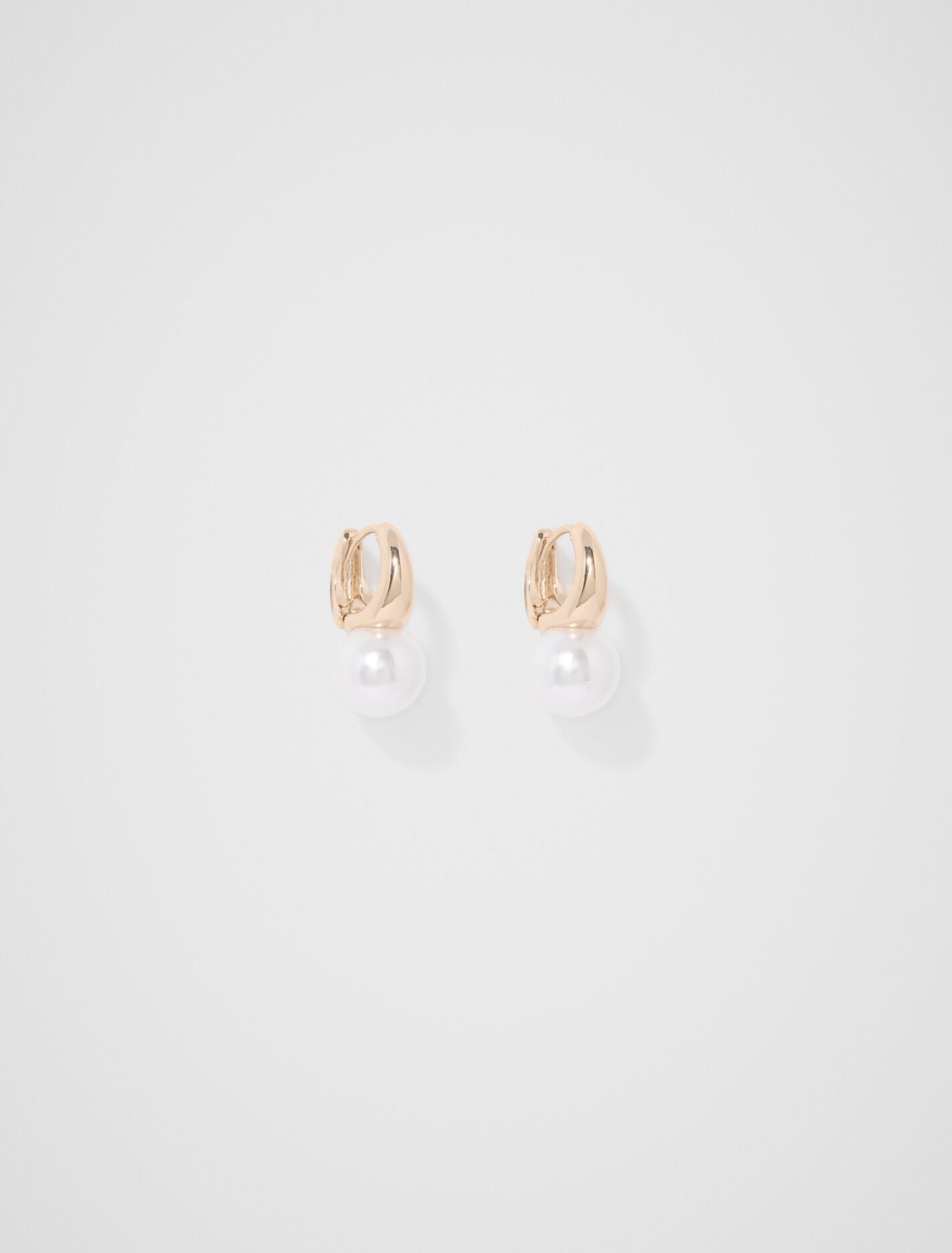 Patricia Pearl Small Drop Earrings 0 Pearl Gold Forever New