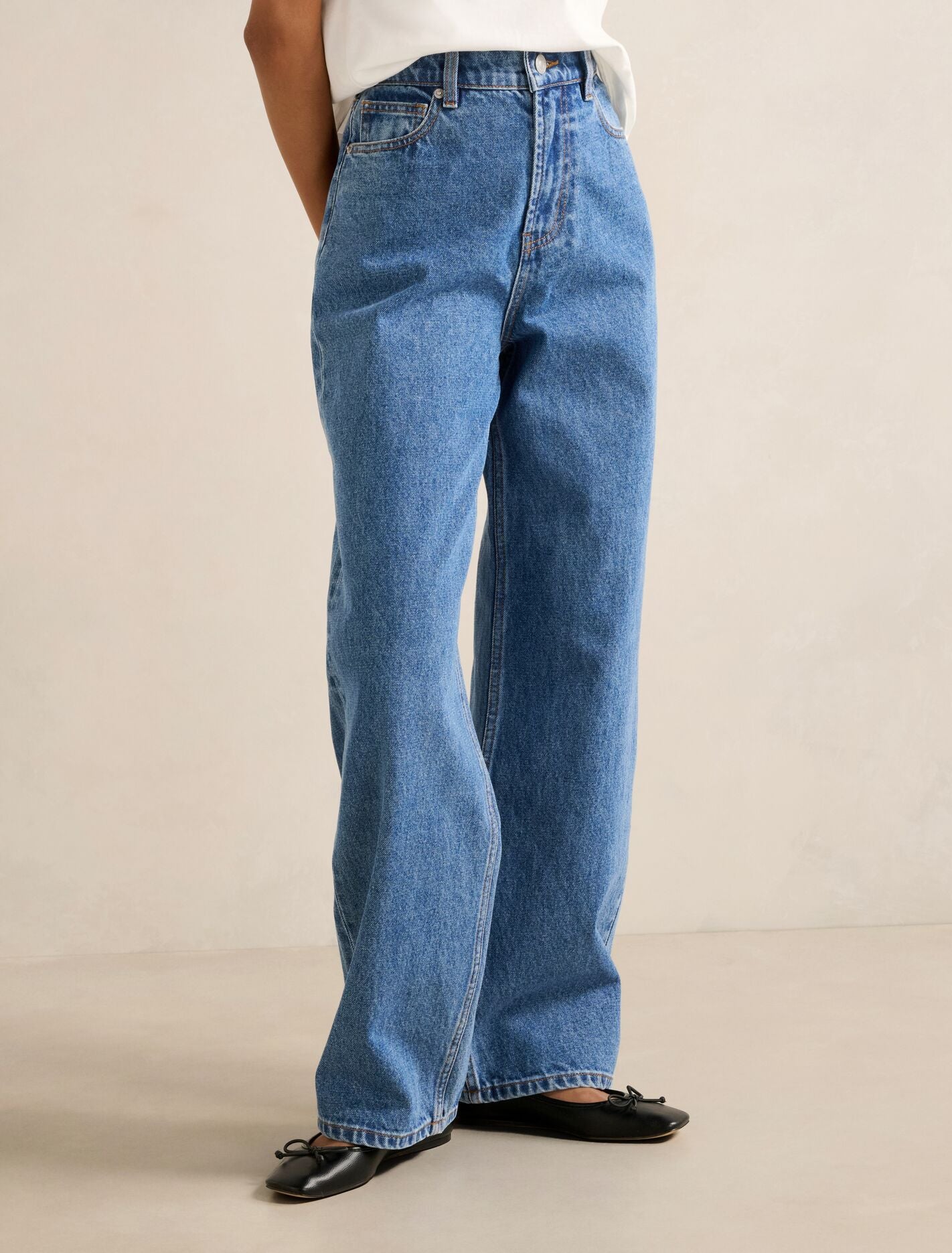 Cloe Petite Straight Leg Jeans Forever New