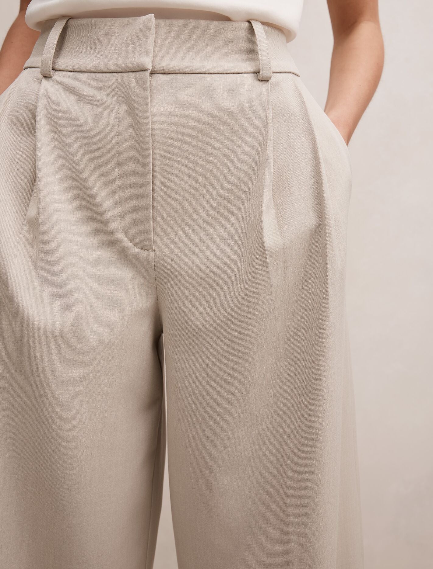 Etta Pleated Wide Leg Pants Forever New