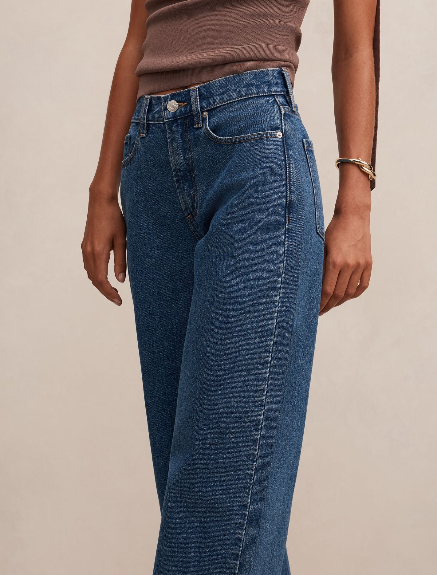 Emma Mid-Rise Barrel Jeans Forever New
