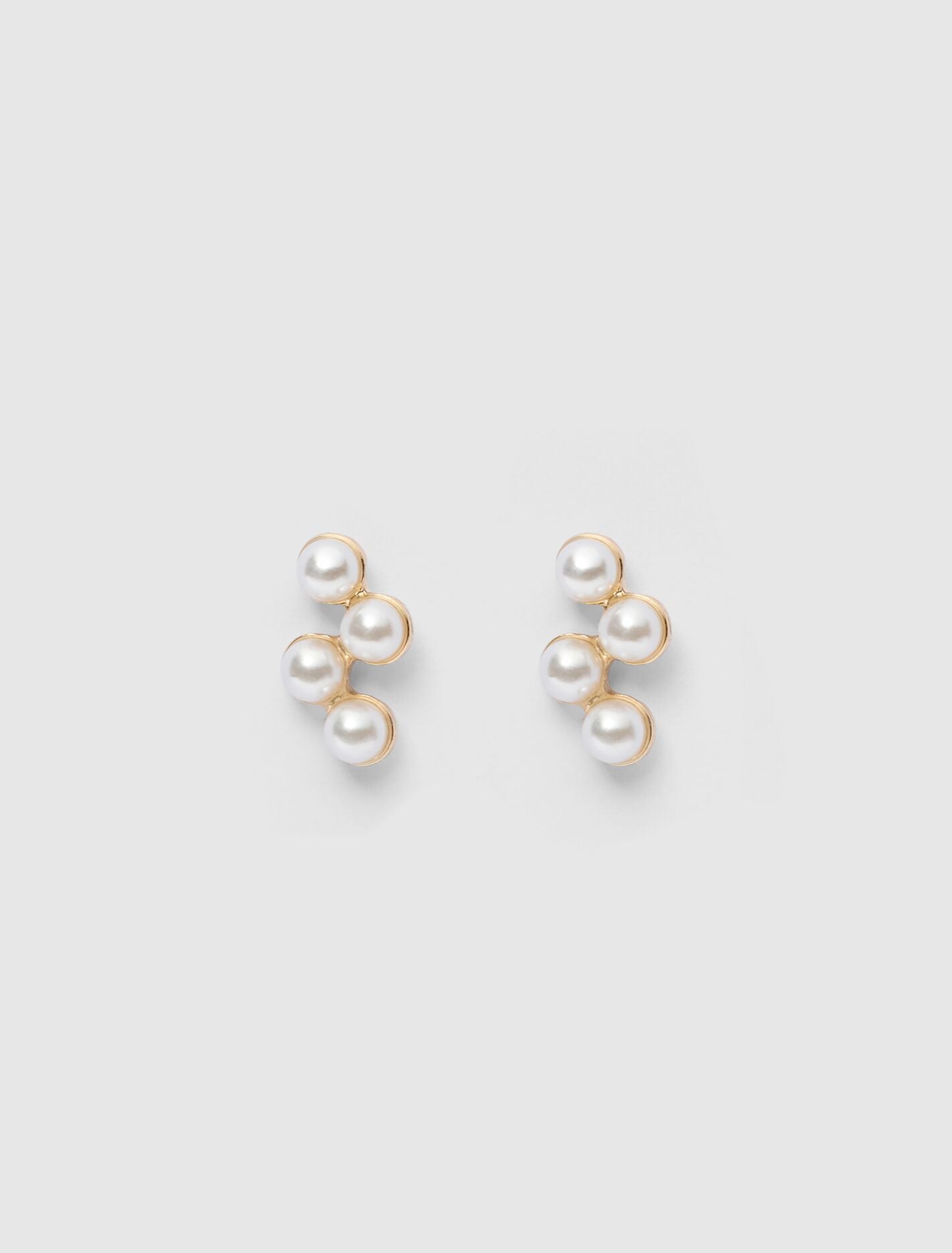 Sally Pearl Cluster Earrings 0 Gold Pearl Forever New