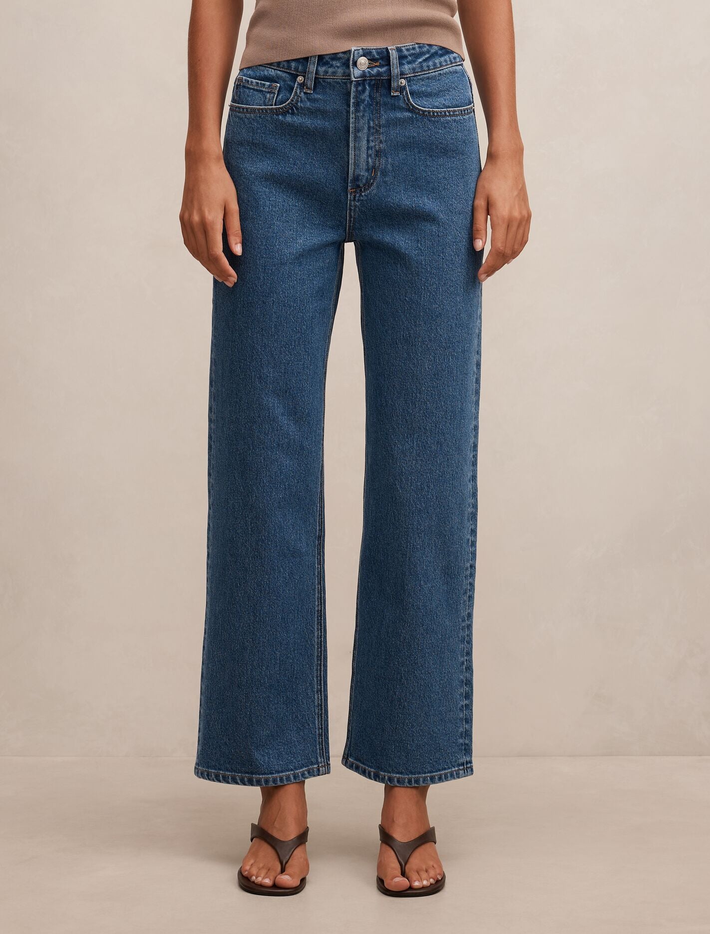 Nicki Mid-Rise Straight Jeans Mid Wash Forever New