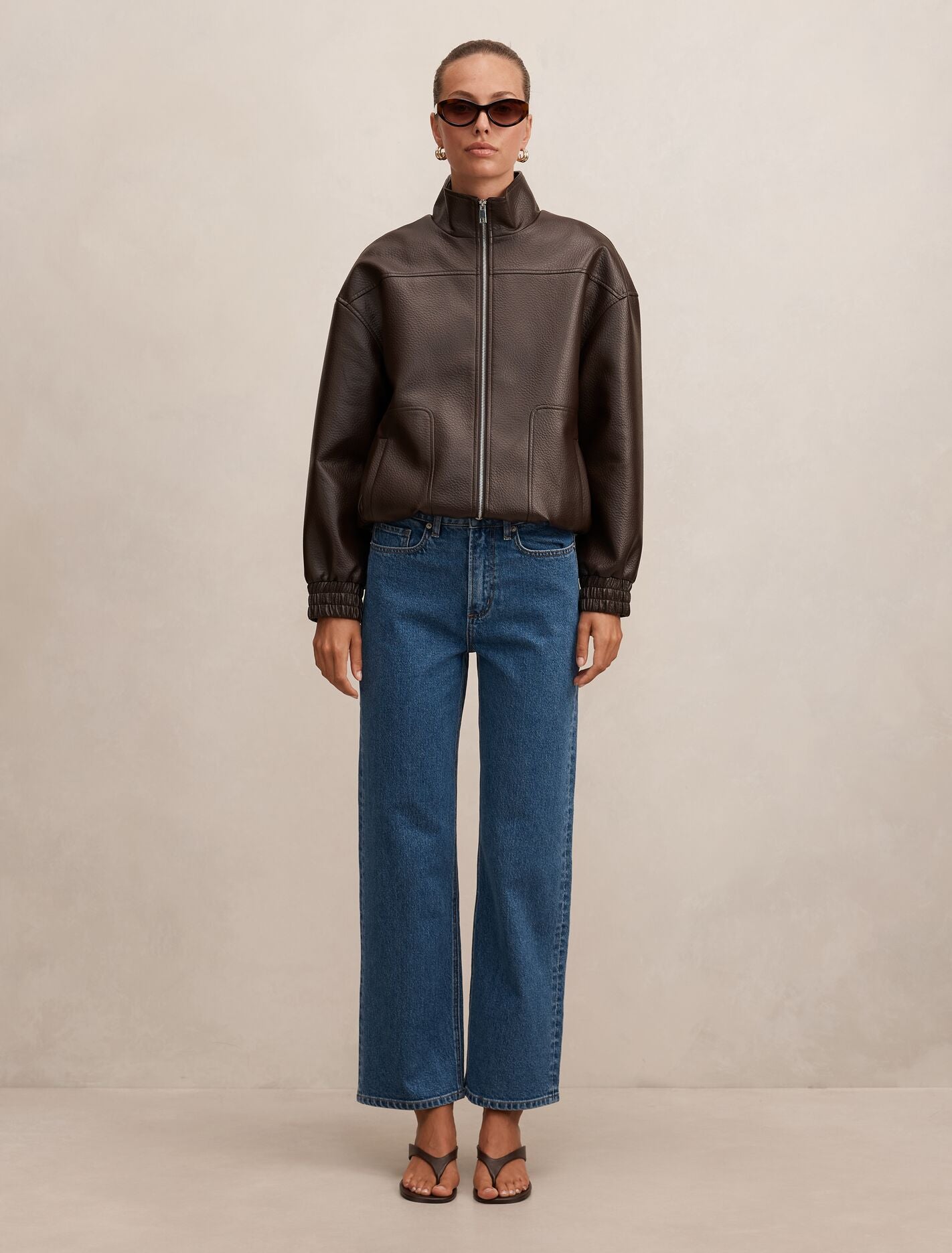 Nicki Mid-Rise Straight Jeans Forever New