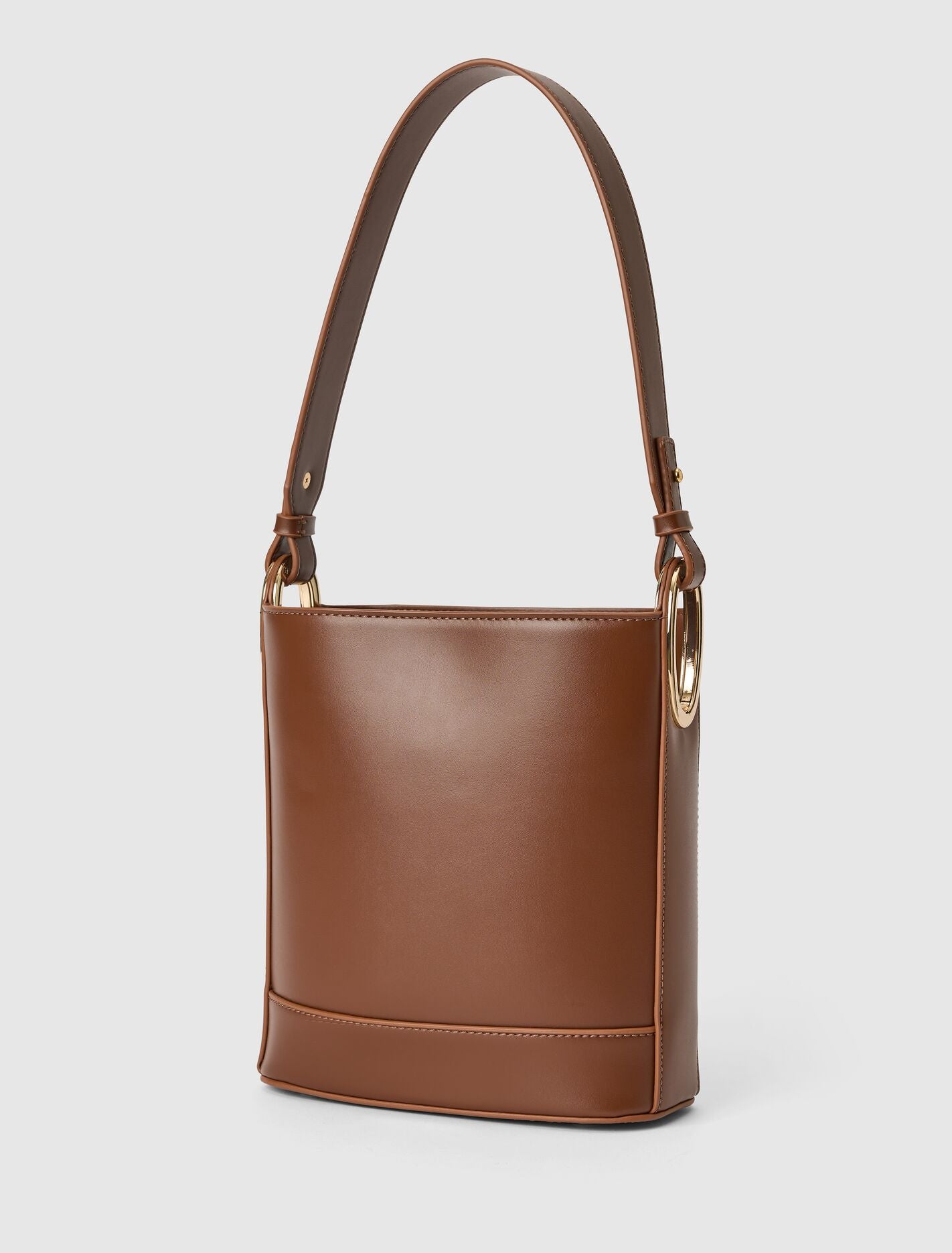 Odette Oval Hardware Bucket Bag Forever New