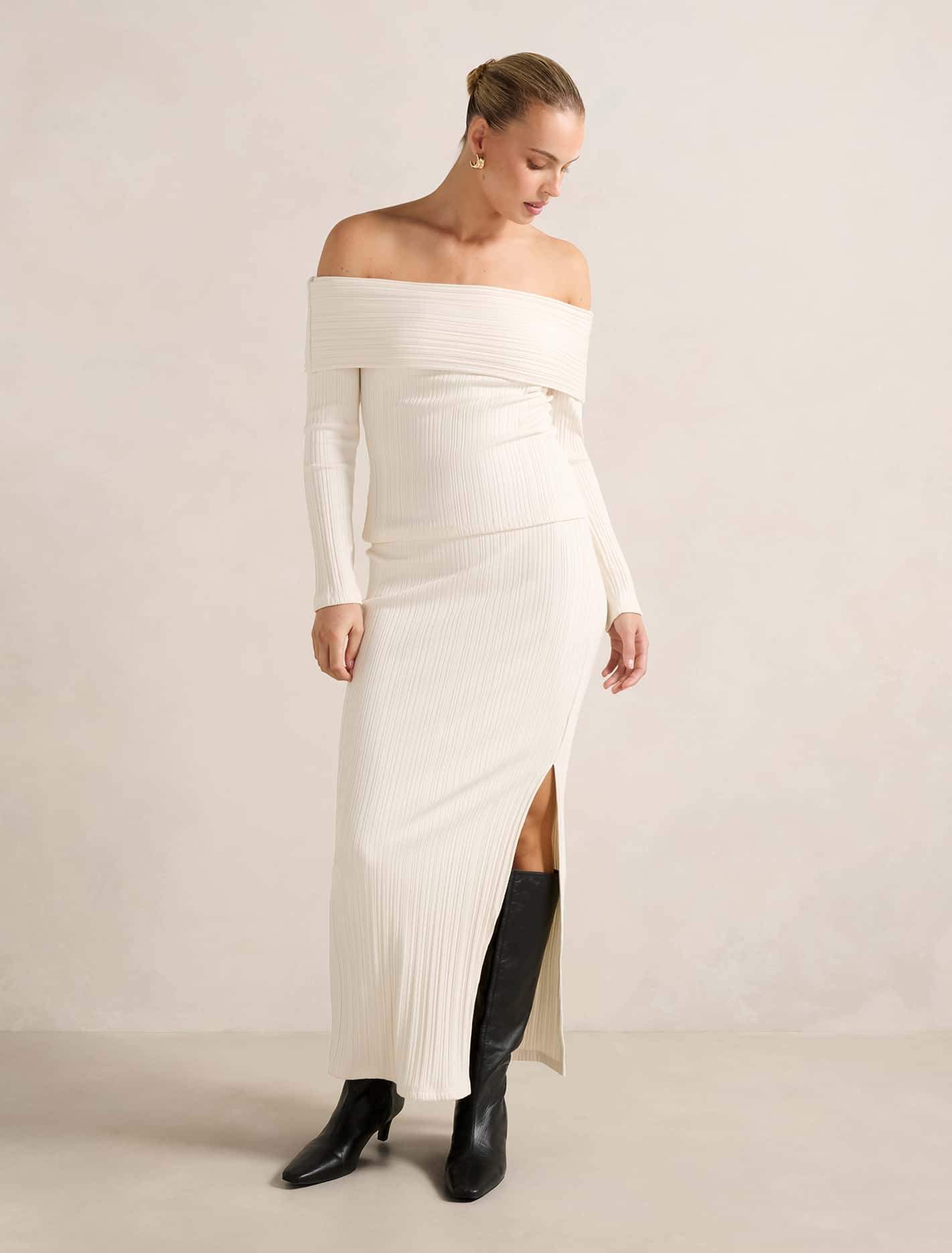 Maribella Ribbed Maxi Skirt Forever New