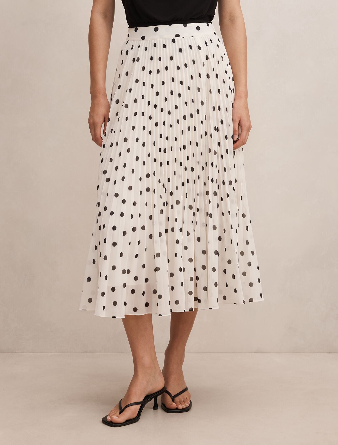 Aurora Pleated Skirt Porcelain Edmond Spot Forever New