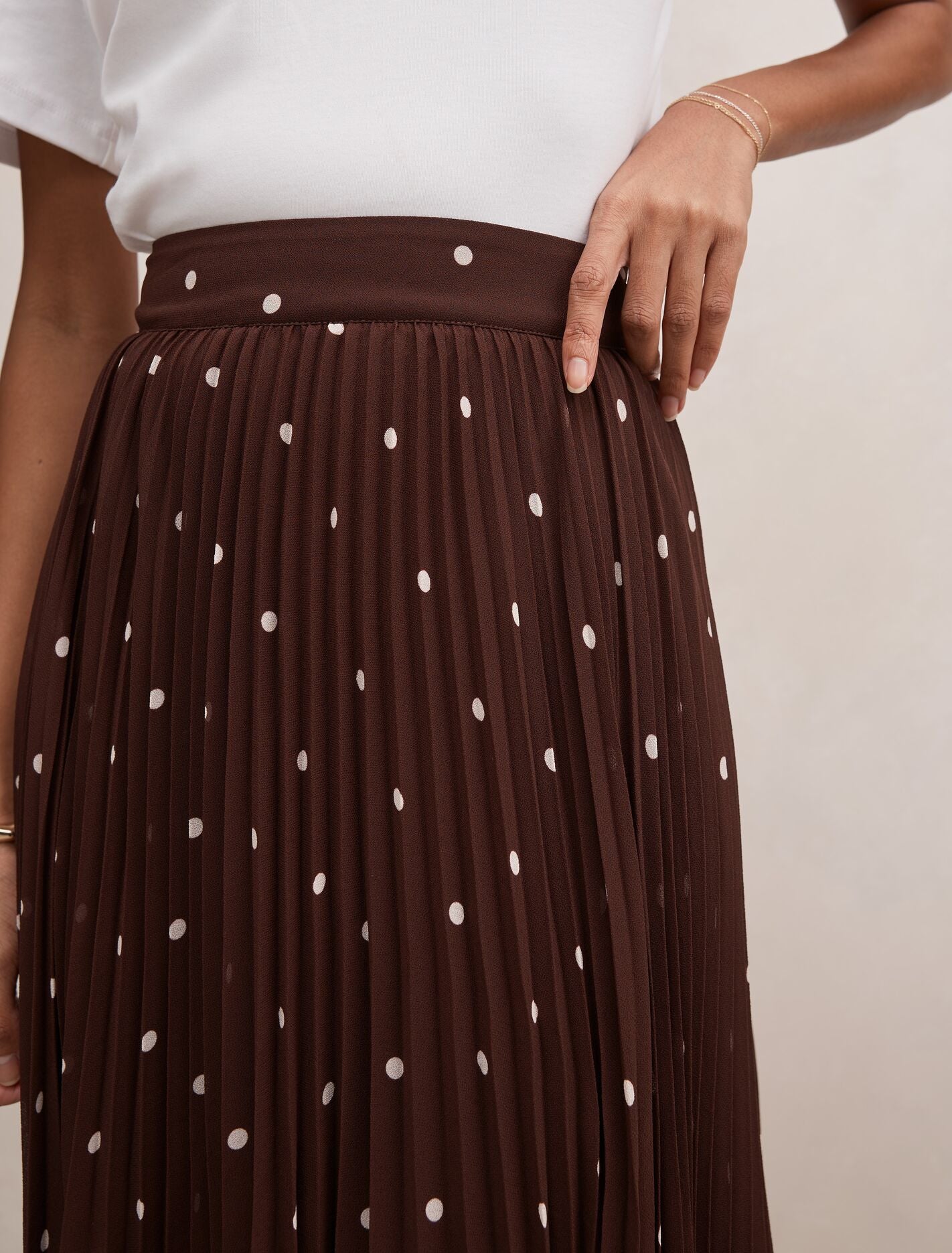 Aurora Petite Pleated Skirt Forever New