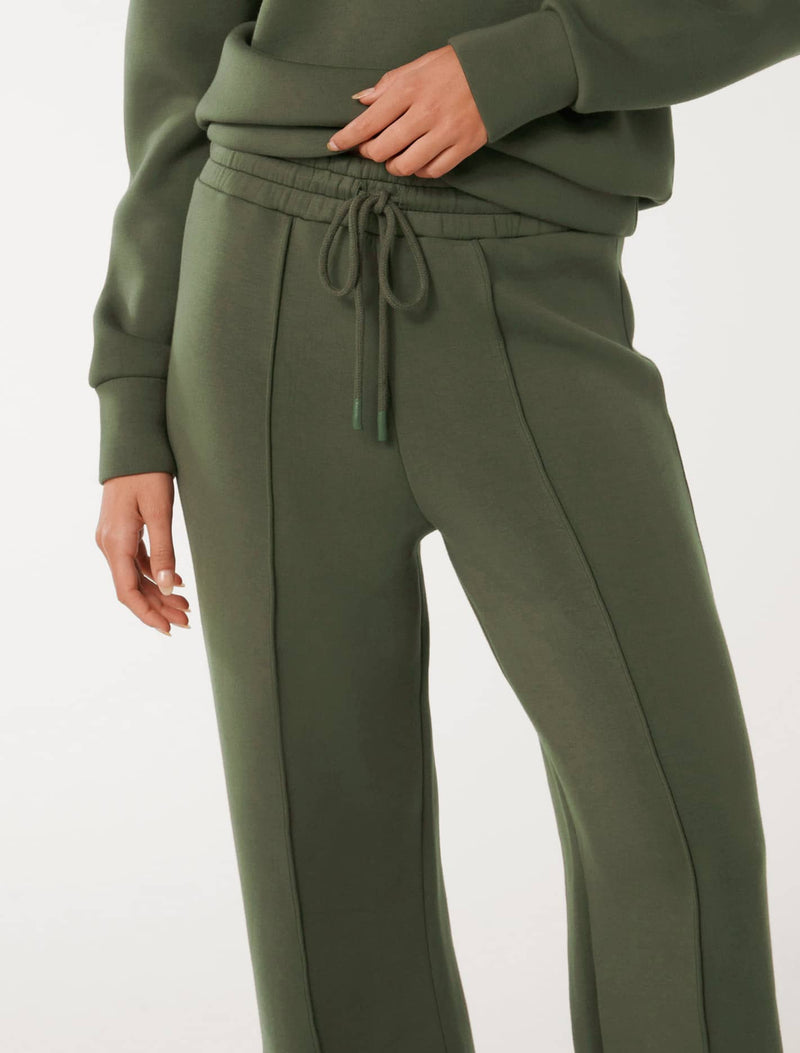 Tiana Wide Leg Sweatpants Forever New