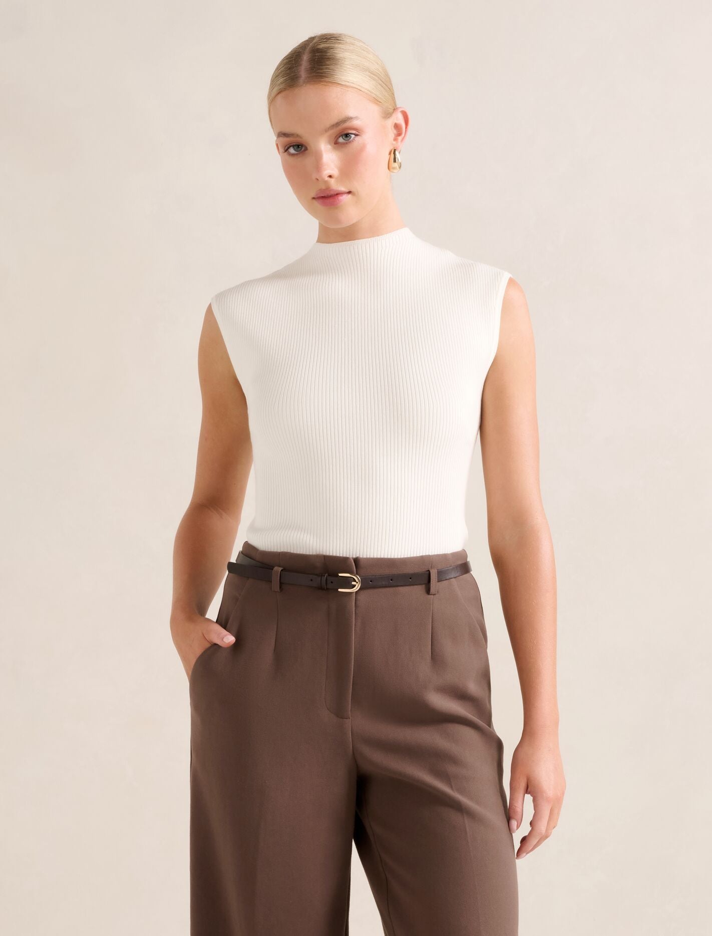 Kallie Extended Shoulder Rib Top Cream Forever New