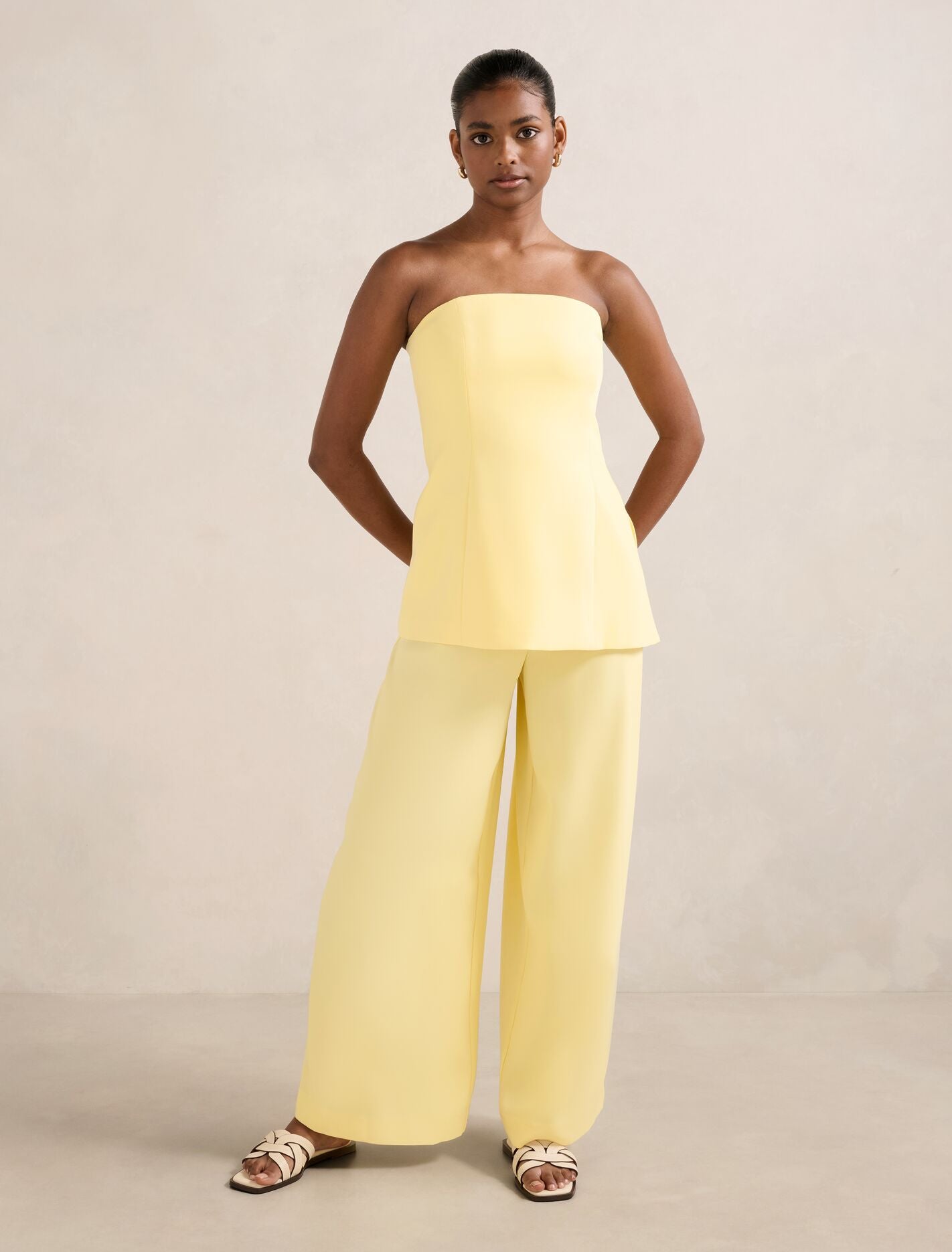 Evelyn Petite Elastic Wide Leg Pants Forever New