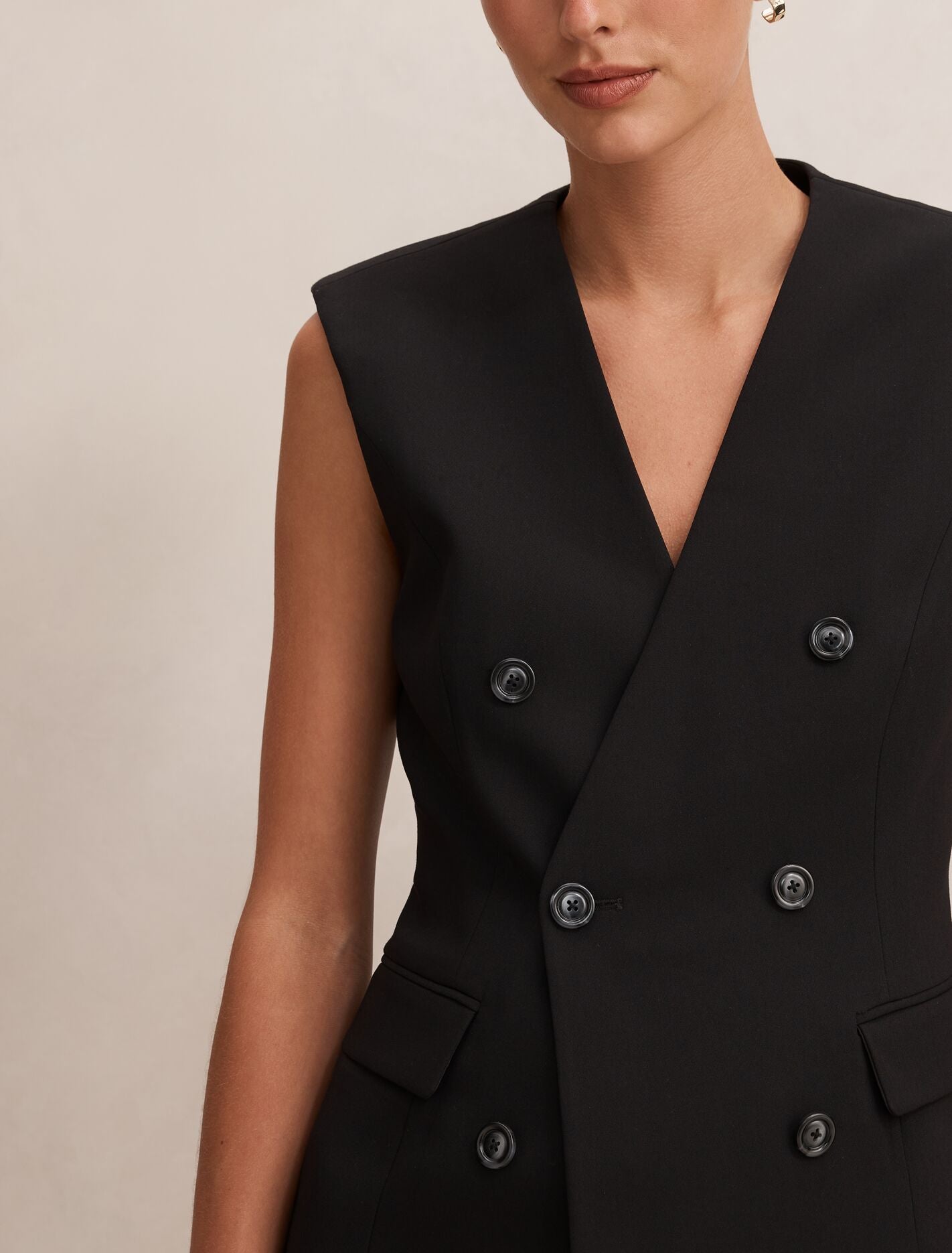 Myra Sleeveless Blazer Forever New