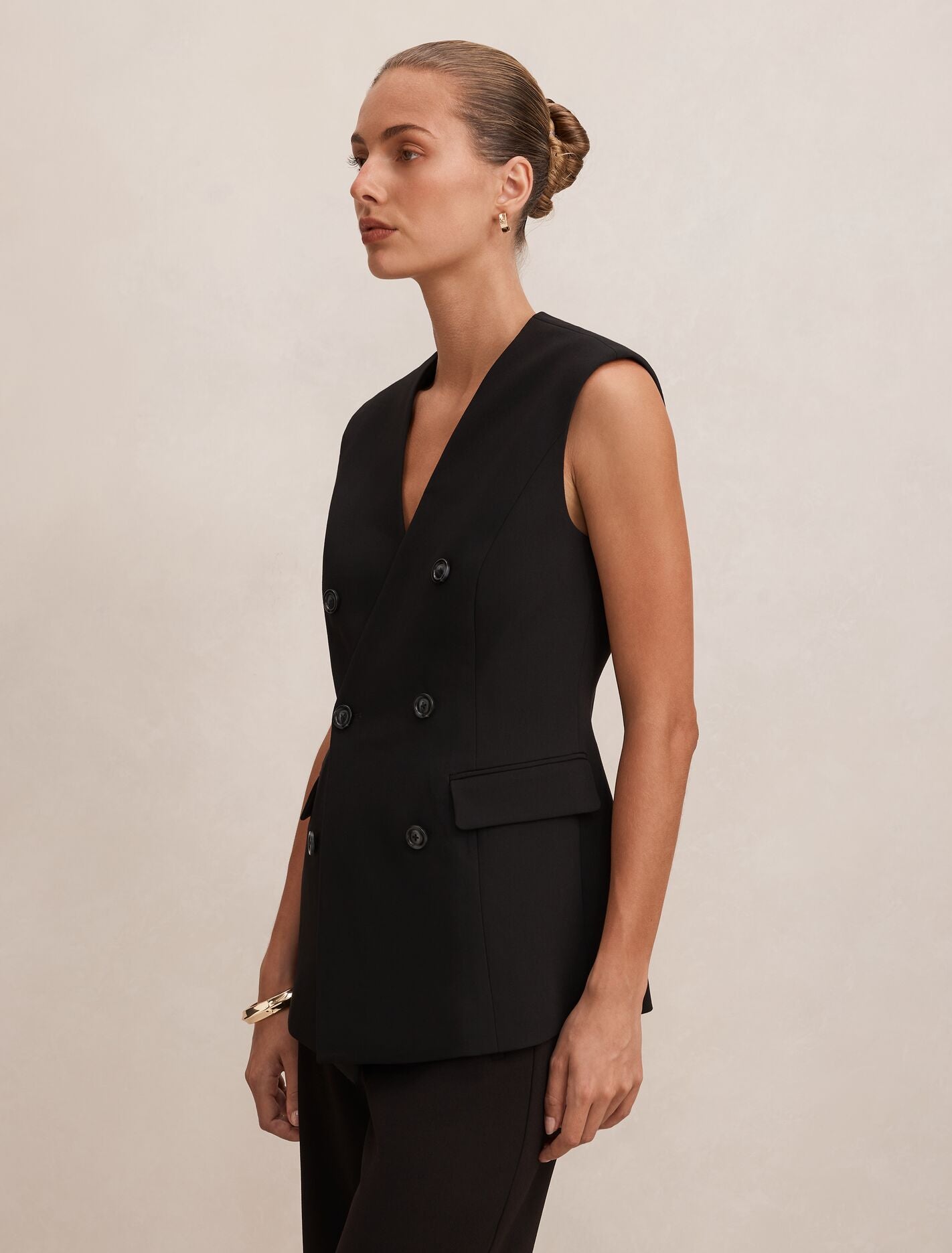 Myra Sleeveless Blazer Forever New