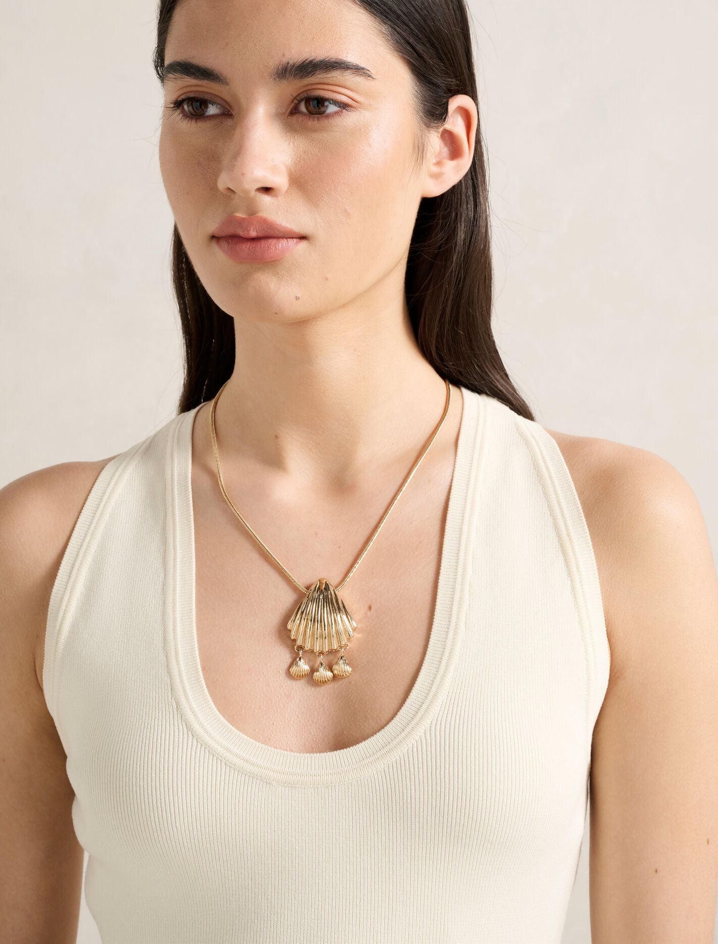 Signature Shelby Pendant Necklace Forever New