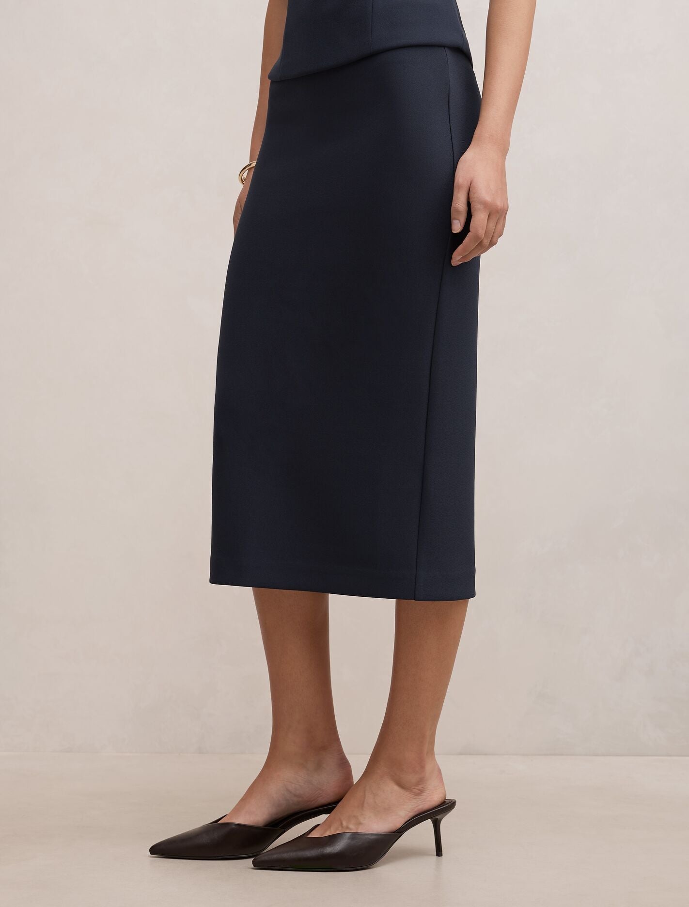 Jayda Crepe Pencil Skirt Forever New