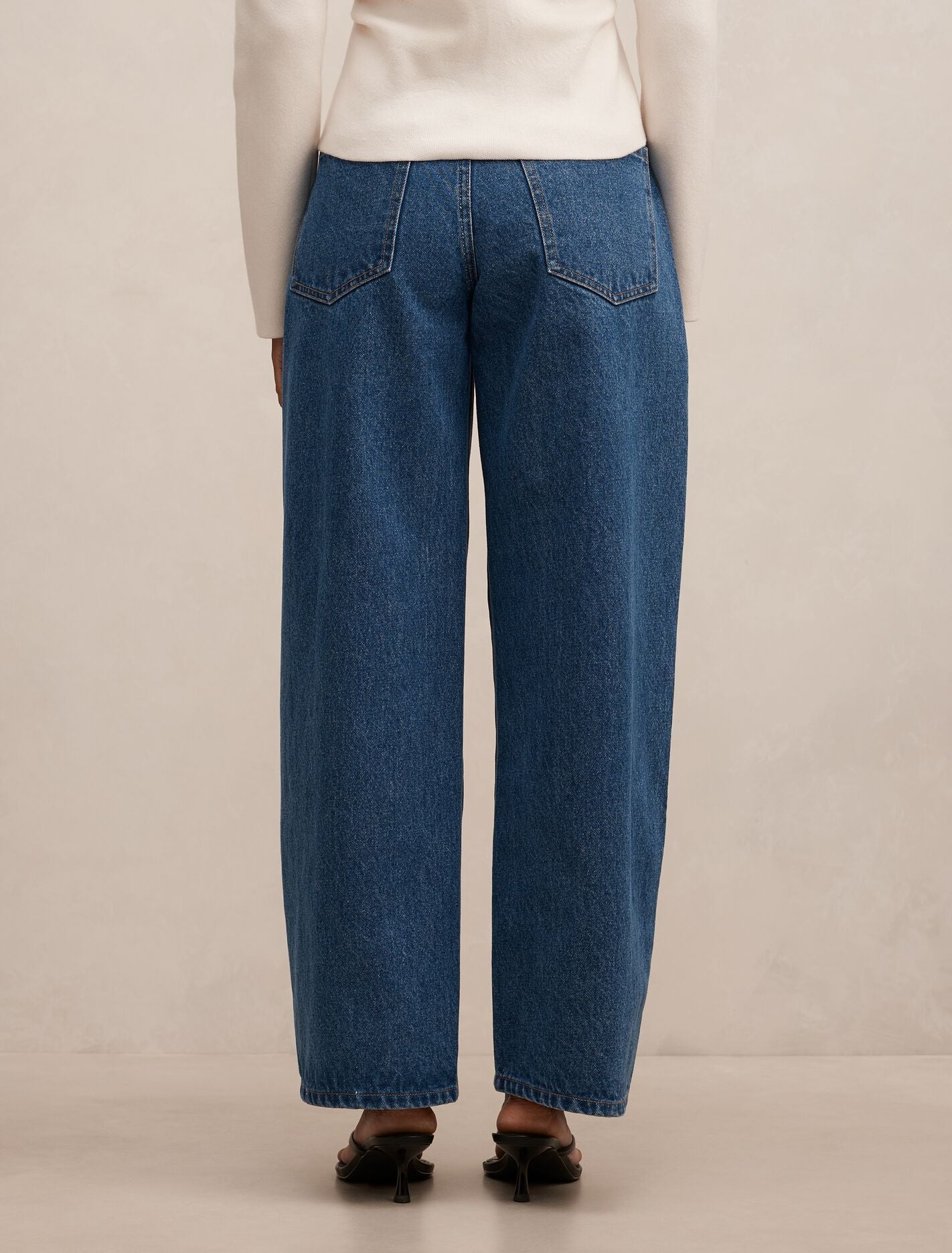 Emma Petite Mid Rise Barrel Jeans Forever New