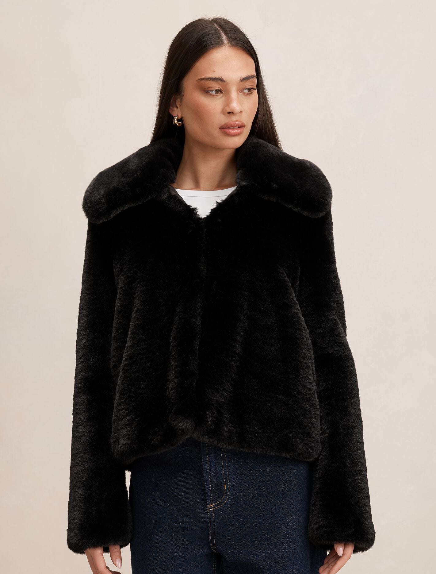 Piper Short Faux Fur Jacket Forever New