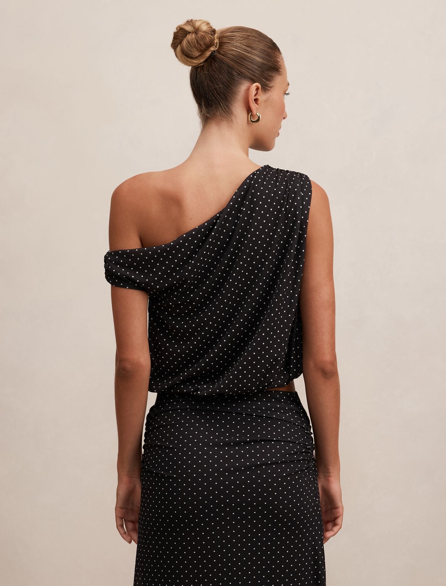 Mila Tipped Shoulder Drape Top Forever New