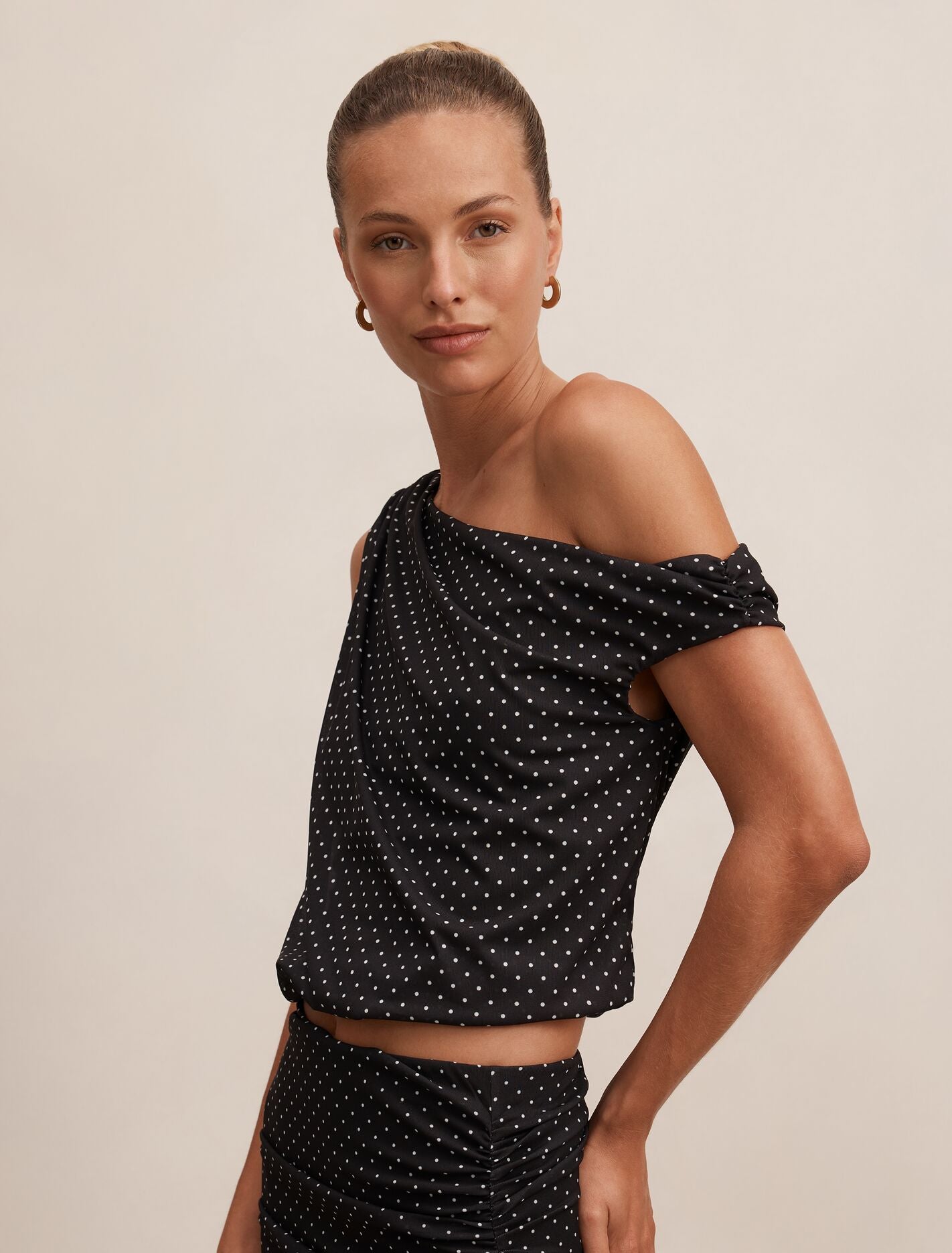 Mila Tipped Shoulder Drape Top Forever New