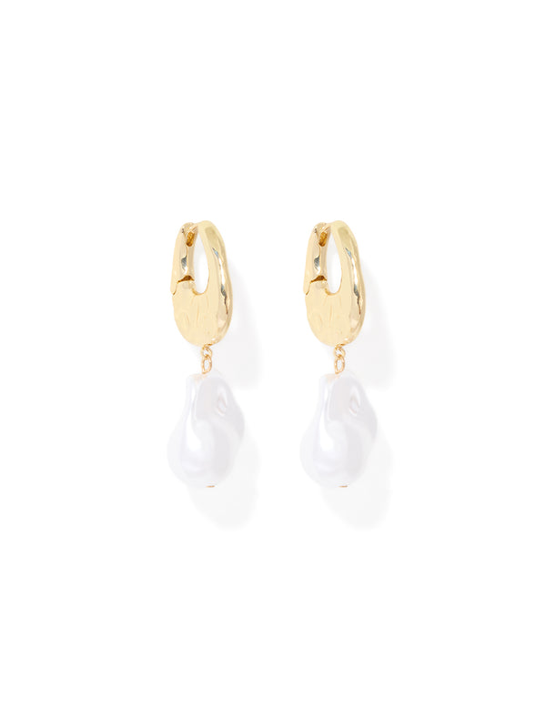 Kaley Metal Organic Pearl Earrings Forever New