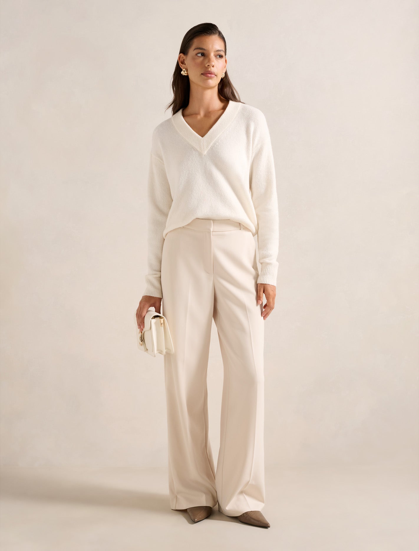 Everley V Neck Sweater Forever New