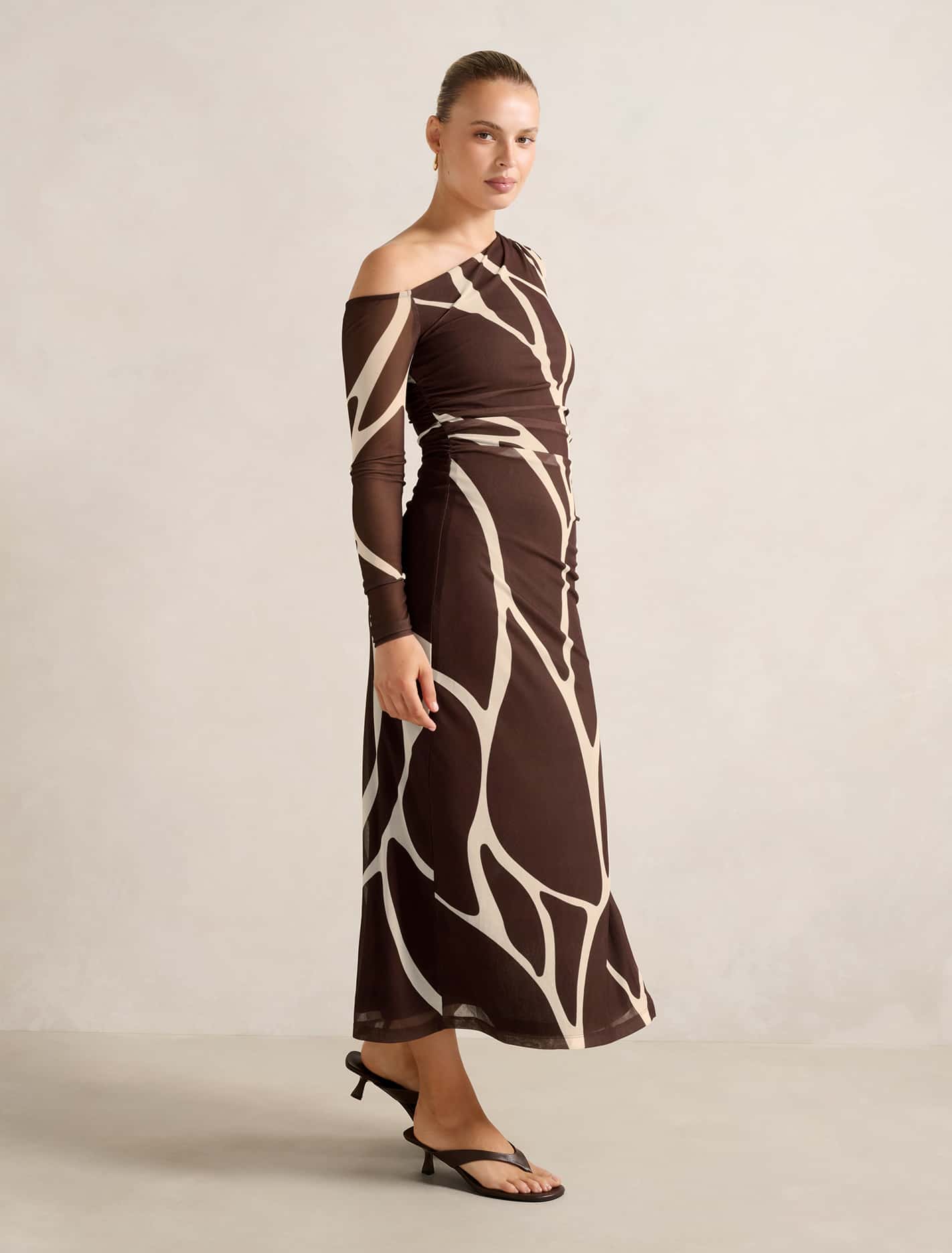 Gemma Tipped Shoulder Midi Dress Forever New